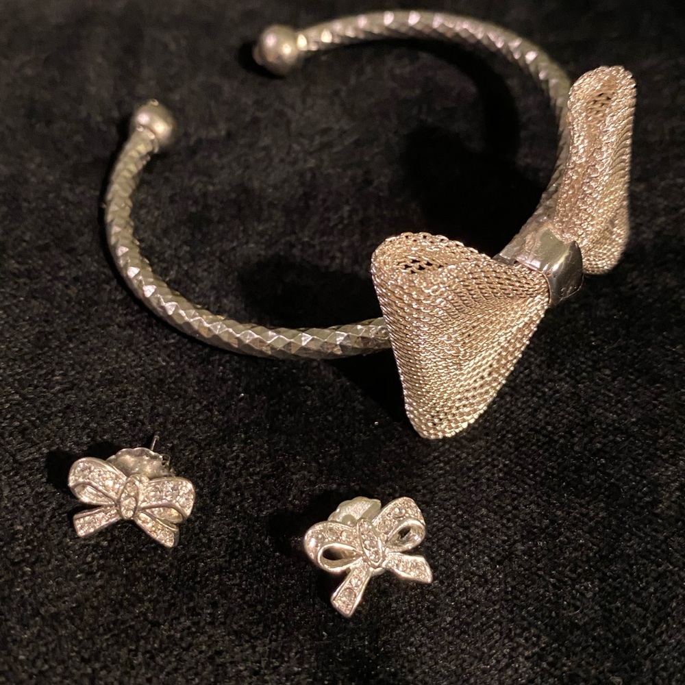 Bowed Up Bracelet and Earring Set